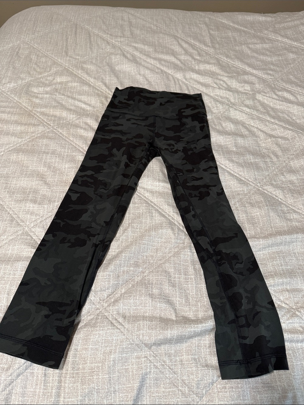 Lululemon Women’s Black Camo Active Leggings